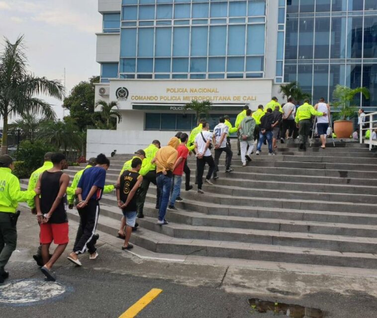 Una 'empresa' delincuencial de 3 bandas: ventas de drogas a domicilio y tramitadores