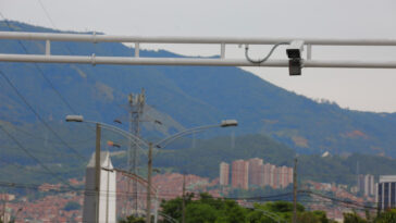VIDEO. Medellín tiene récord de recuperación de carros y motos robadas, gracias al uso de cámaras inteligentes