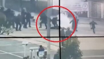 VIDEO. Policía herido con papa bomba en disturbios en la Universidad Nacional de Bogotá