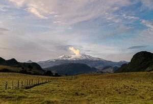 Volcán Nevado del Ruiz vuelve a nivel de actividad amarillo