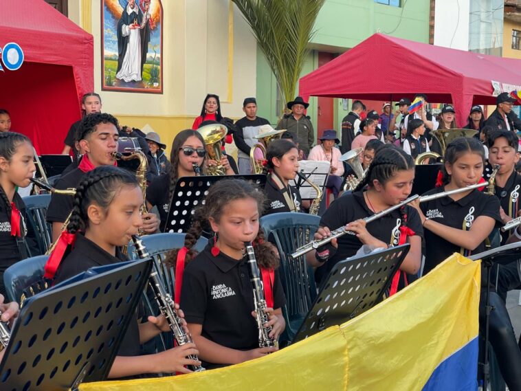 Colombia se hace presente en Perú a través de la Banda Sinfónica de Anolaima y Quipile