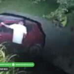 Conductor pierde control del carro y termina en un canal del barrio Colina Real en Montería
