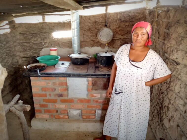 Corpoguajira entregó 180 estufas ecoeficientes a comunidades indígenas