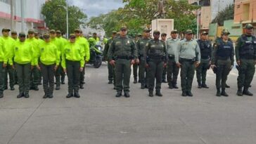 Con estos uniformados, la Policía atendió las fiestas de la virgen del Carmen en el distrito de Riohacha.