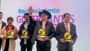Édgar Fernando Tovar Pedraza, Alcalde de Arauca, fue galardonado como uno de los gobernantes del país más comprometidos con la niñez.