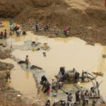 Ejército y Policía destruyen minas ilegales de oro en la Guainía