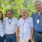 En la foto de izquierda a derecha Michel Ochoa, directora de la ANT en La Guajira; Gustavo Marulanda Morales, director nacional Igac; Gerardo Vega Medina, director Nacional de la ANT y Stivinson Rojas Atencio, director del Igac en La Guajira.