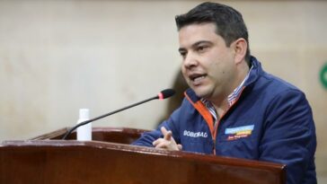Gobernador de Cundinamarca reclama al Gobierno por demoras en el Regiotram del Norte