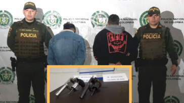 Iban con dos revólveres calibre 38, la policía los capturó en el barrio Pilar, Pasto