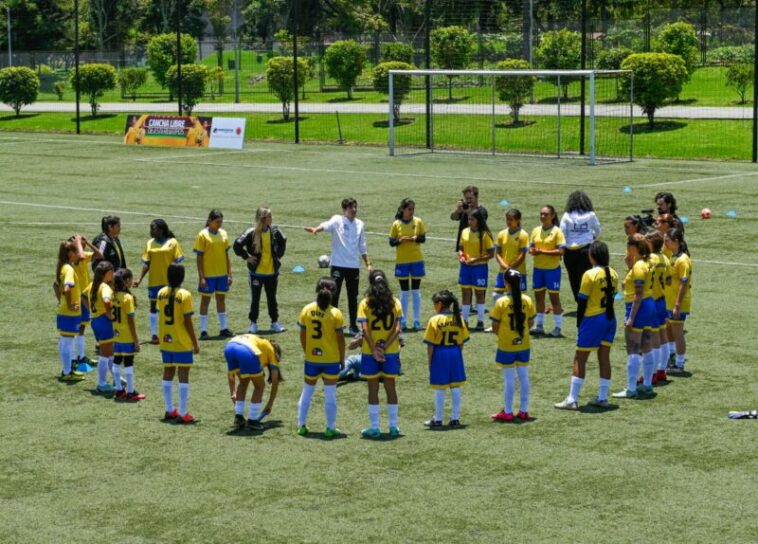 La primera serie web de entrenamiento mental libre de estereotipos para las mujeres en el fútbol es colombiana