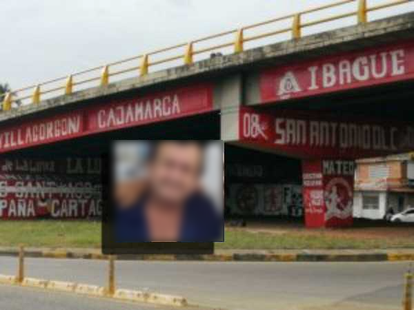 Policía investiga crimen de hombre asesinado con bate en puente