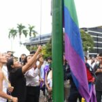 Organizaciones y gobierno de la ciudad izaron la bandera LGBTIQ+