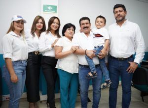 Rodeada de su familia se inscribió Marisela Duarte como candidata a la Gobernación de Casanare