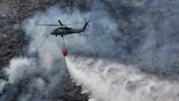 Suspenden labores para controlar voraz incendio por riesgos para 150 bomberos de Cali