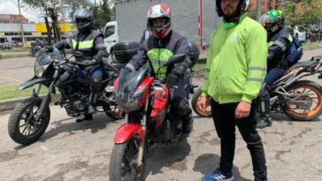 ¡Pilas! Restricción de parrillero en moto se levanta desde el 1 de julio Desde la medianoche de este 1 de julio los moteros de la capital podrán volver a movilizarse con parrillero debido a que se levanta la restricción que regía los jueves, viernes y sábados entre 7:00 p.m. y 4:00 a.m..