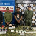 Daniel José Acevedo y Ferney Barahona, presuntos integrantes de la guerrilla del ELN, fueron capturados en operativo conjunto entre funcionarios del CTI adscritos a la Seccional Santander y Gaula del Ejército.