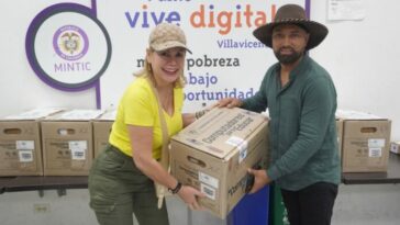 Alcaldía entregó computadores a instituciones educativas en Villavicencio