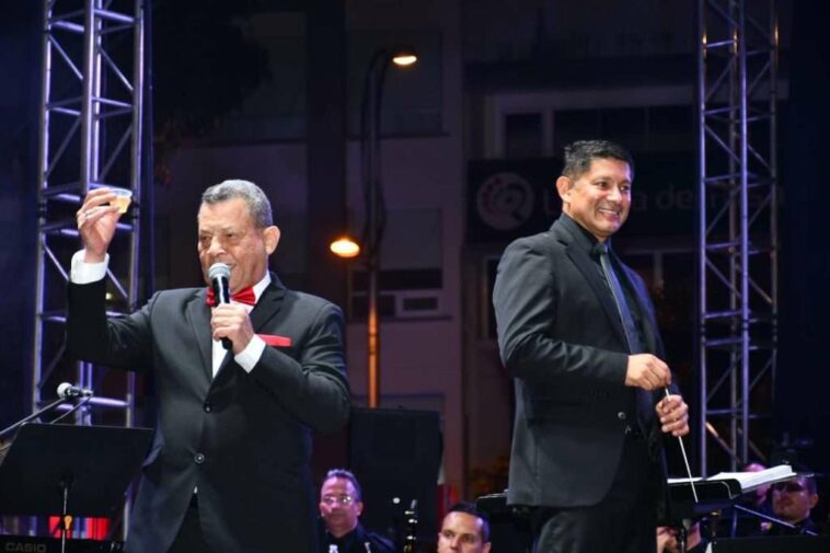 Rudy Marquez en el concierto sinfónico de las Fiestas de la Cosecha