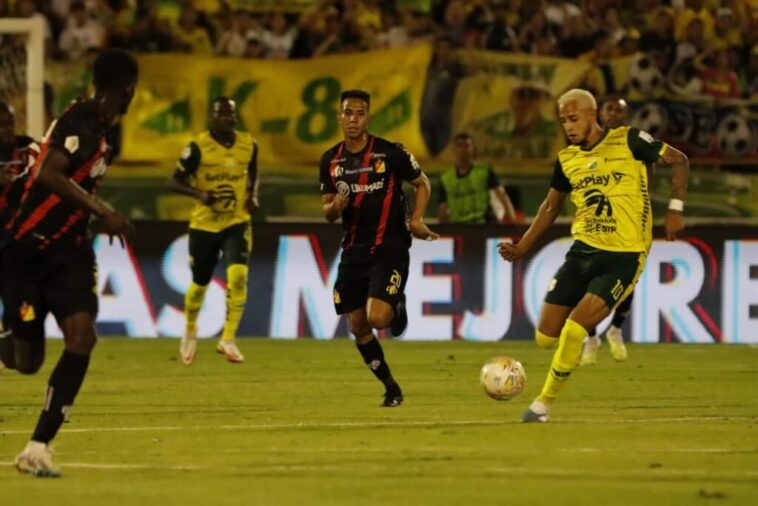 Atlético Huila vence al Pereira 2-0, en el Plazas Alcid.