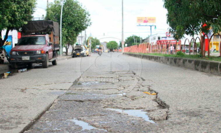 Calle 41, deteriorada, hundimientos y promesas incumplidas