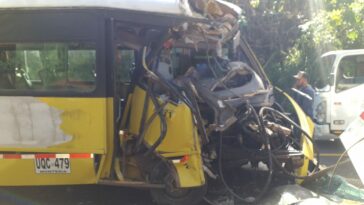 Chocan dos buses de servicio público: varios lesionados
