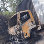 Continua el terrorismo en el Huila, nuevo vehículo incinerado.