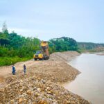 Gestión del riesgo continúa trabajando en obra de protección sobre el río Túa