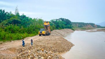 Gestión del riesgo continúa trabajando en obra de protección sobre el río Túa