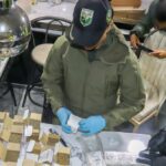 Incautan más de tres toneladas de explosivos en Bogotá Capturan a nueve delincuentes que hacían parte de una banda delincuencial dedicada al tráfico de explosivos en el país.
