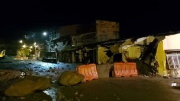 Por derrumbes en Guayabetal continúa cierre de la Vía al Llano