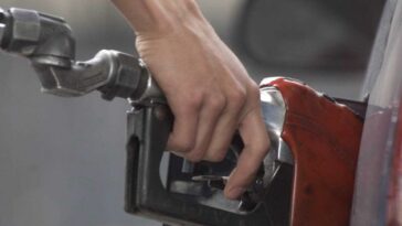 Tarifa diferencial de la gasolina para taxis dispararía el contrabando