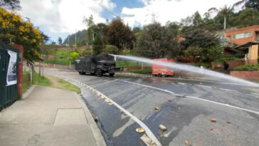 Se presento enfrentan entre estudiantes de la Universidad Distrital y la Policia en Bogota