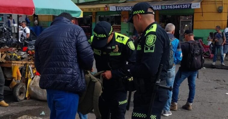 2 personas capturadas y 35 armas incautadas, balance de actividades de seguridad en la Galería de Manizales