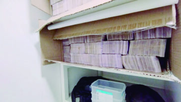 A la cárcel por robar al Estado Seis personas fueron enviadas a prisión luego que se encontrara suficiente material probatorio que los implicara presuntamente en una multimillonaria defraudación al Estado. Se les incautó 6 mil millones de pesos empacados en cajas de cartón.