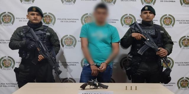 Cayó alias ‘Javi’, sujeto que se movilizaba armado por las calles de Chaparral