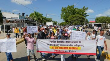 Cientos de ciudadanos marcharon en Riohacha por la defensa del agua y la vida