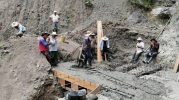 Comunidades de Linares y Sandoná unen esfuerzos para construir puente artesanal