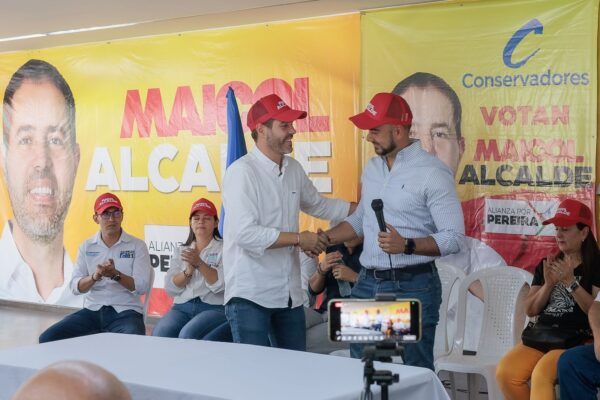 Dirigentes conservadores y sus equipos oficializan adhesión a Maicol Lopera