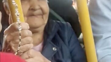 El platal que deberá pagar por no ceder la silla en TransMilenio Esta es la multa que deberá pagar por no ceder la silla en TransMilenio.