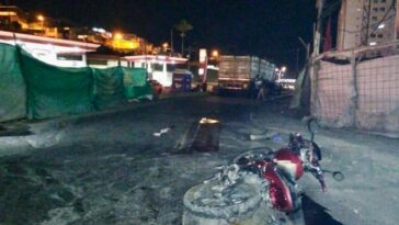 En Los Cámbulos un motociclista quedó gravemente herido en un accidente con una tractomula