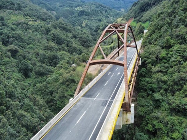 En Nariño lamentan la muerte de doña Ilia, cayó del puente Bermúdez cuando esperaban el transporte