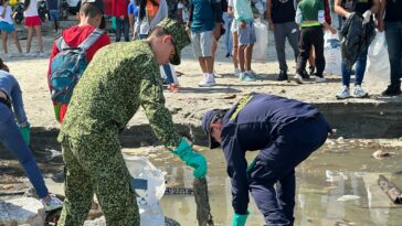 Extraen más de 3 toneladas de residuos en jornada de limpieza en la playa de Los Cocos