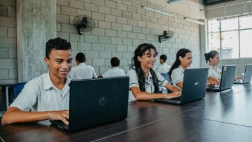 Gobernación invierte casi $2 mil millones en internet para 202 sedes educativas del Magdalena 