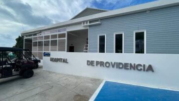 Gobierno Departamental recibió el nuevo hospital local de Providencia reconstruido tras el huracán Iota