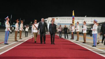 Presidente Petro llega a Cuba