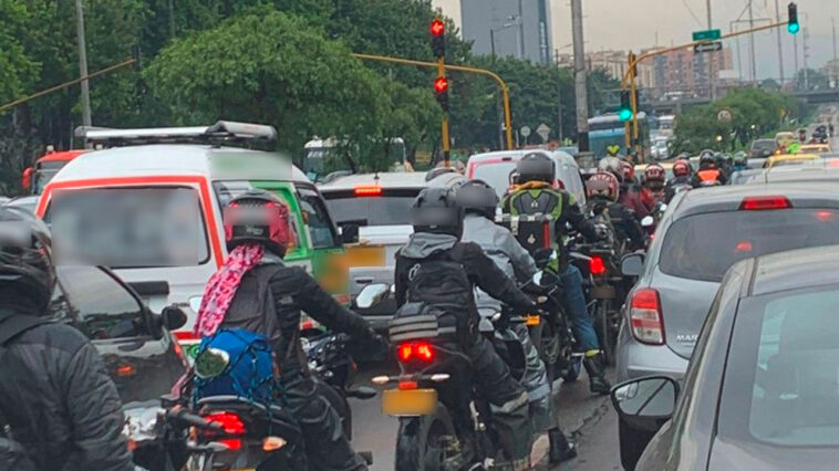 accidente entre un vehículo y un peatón en la Av. Caracas