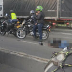 ÚLTIMA HORA: Motociclista murió en accidente de tránsito en Fontibón Durante la tarde de este jueves se presentó un fatal accidente de tránsito sobre la Avenida Centenario (Calle 13) con Avenida Boyacá, en la localidad de Fontibón. El hecho ocurrió sobre las 5:41 p.m.