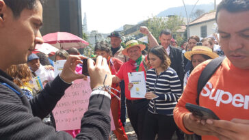 Así luce la Plaza de Bolívar de Bogotá, Minga indígena marcha a favor del Gobierno