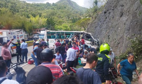 Aumentó a cinco las víctimas fatales del accidente de buseta en La Vega, Cundinamarca