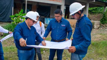 Avanzan obras de electricidad y alumbrado público que benefician a la población de El Morro 